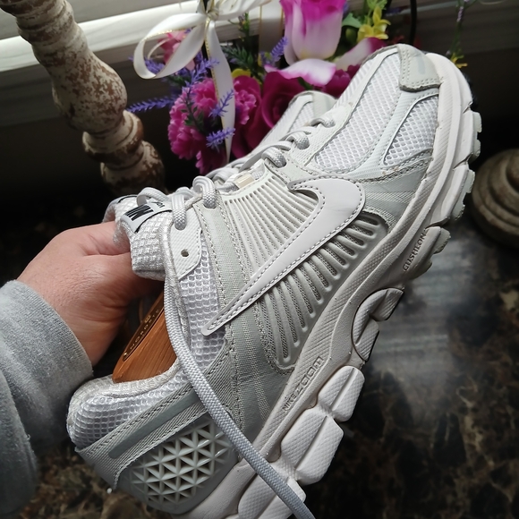 Nike Vomero 5 Vast Grey Athletic/Lifestyle Shoes Size 8 Men/9.5 for Women - Picture 7 of 12